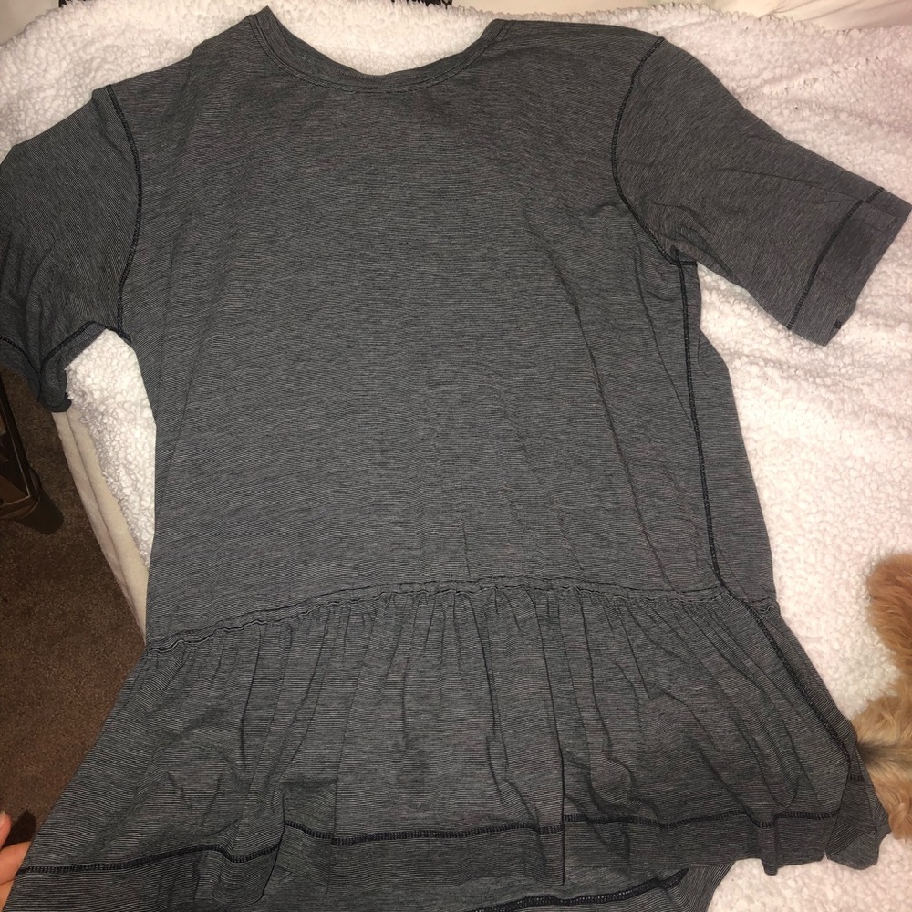 lululemon tee